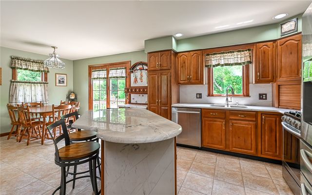 212 Whitehaven Dr, Richland, PA 15044