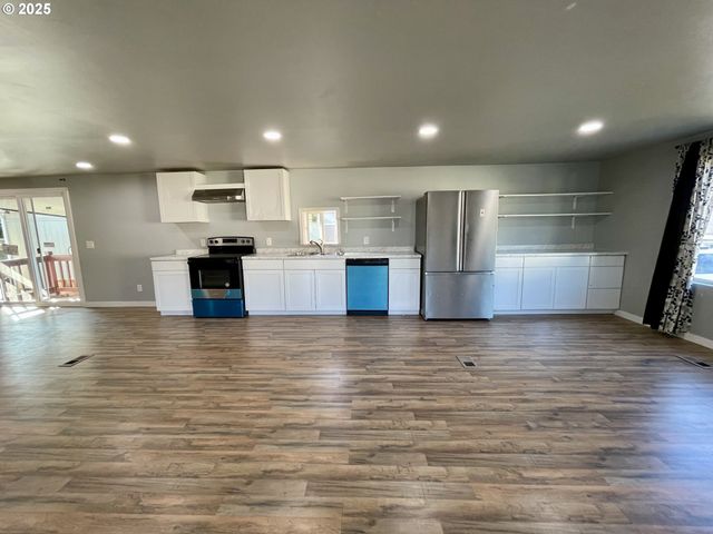 13900 Se HIGHWAY 212 31, Clackamas, OR 97015