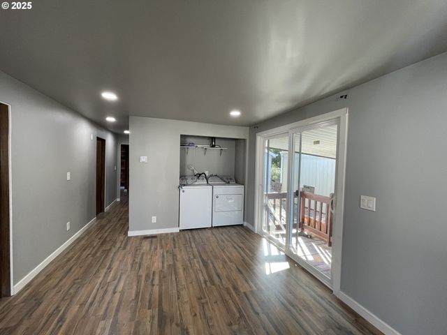 13900 Se HIGHWAY 212 31, Clackamas, OR 97015