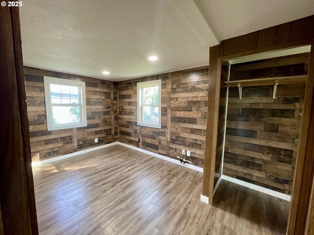 13900 Se HIGHWAY 212 31, Clackamas, OR 97015