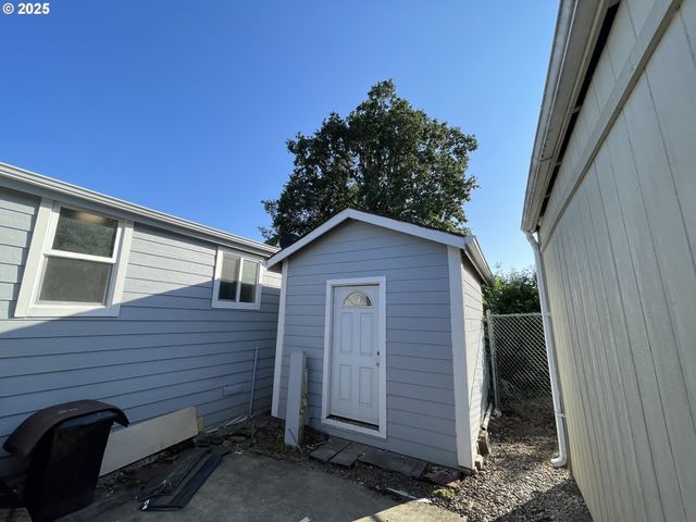 13900 Se HIGHWAY 212 31, Clackamas, OR 97015