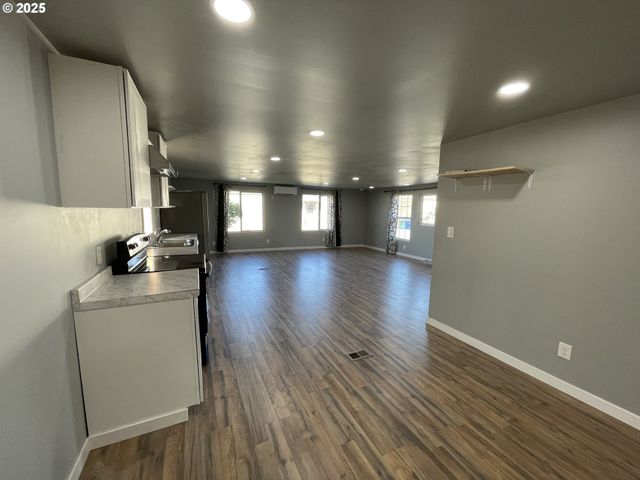 13900 Se HIGHWAY 212 31, Clackamas, OR 97015