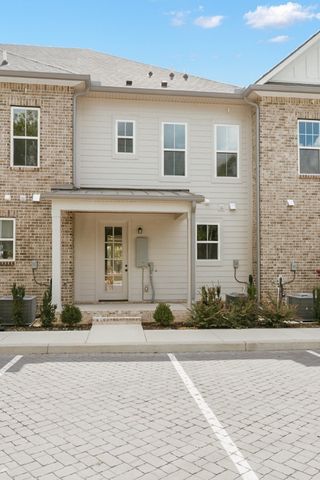 124 Nearwater Place, Hendersonville, TN 37075