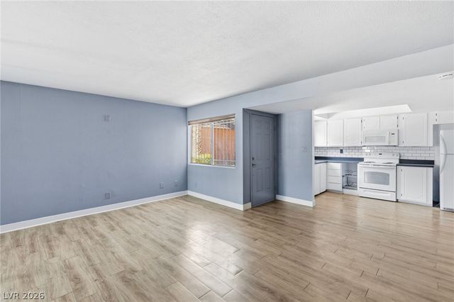 4622 Grand Drive 3, Las Vegas, NV 89169