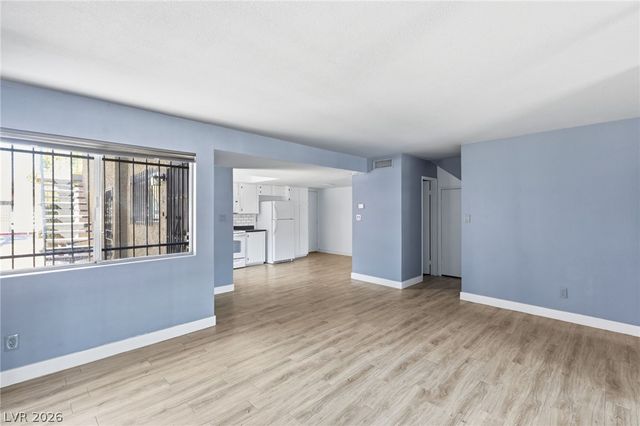 4622 Grand Drive 3, Las Vegas, NV 89169