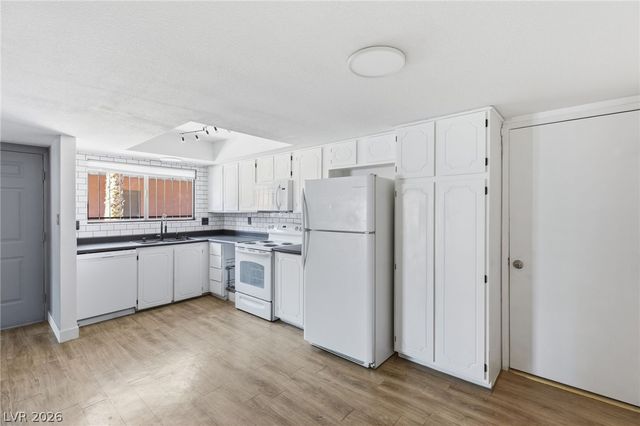 4622 Grand Drive 3, Las Vegas, NV 89169