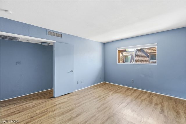 4622 Grand Drive 3, Las Vegas, NV 89169