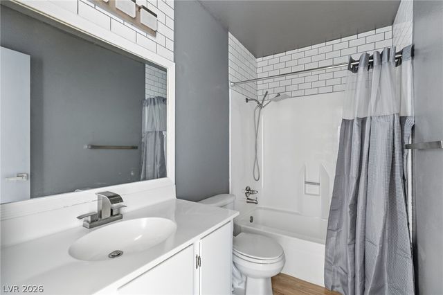 4622 Grand Drive 3, Las Vegas, NV 89169