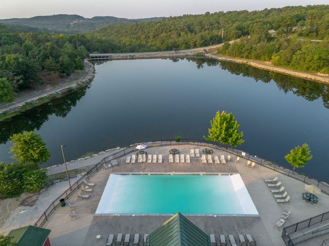 1209 Ledgestone Circle, Branson West, MO 65737