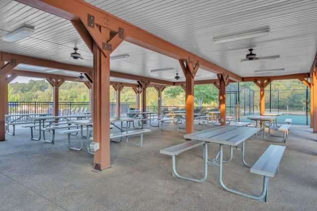 1209 Ledgestone Circle, Branson West, MO 65737