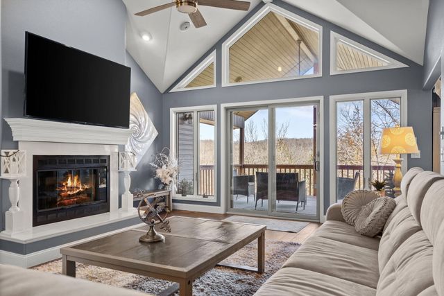 1209 Ledgestone Circle, Branson West, MO 65737