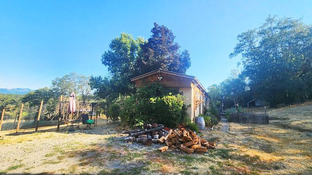 6369 Monument Drive, Grants Pass, OR 97526