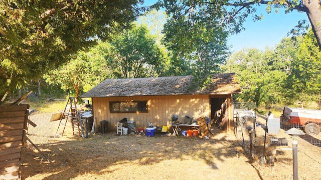 6369 Monument Drive, Grants Pass, OR 97526