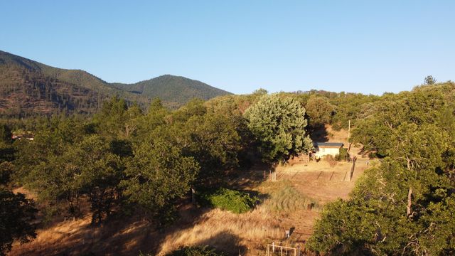6369 Monument Drive, Grants Pass, OR 97526