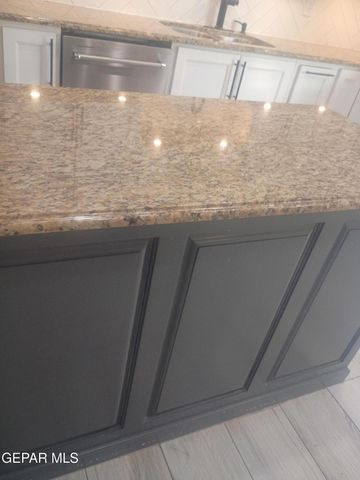 7612 Dawnlight Lane, El Paso, TX 79911
