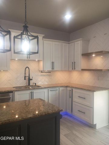 7612 Dawnlight Lane, El Paso, TX 79911