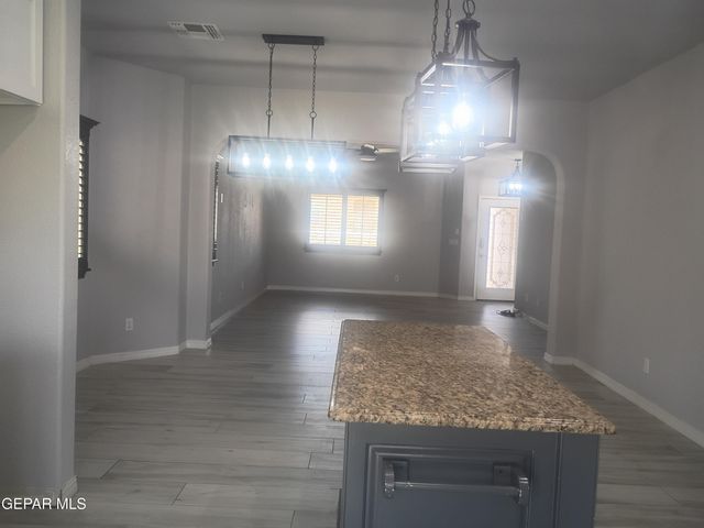 7612 Dawnlight Lane, El Paso, TX 79911