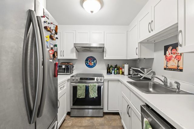 170 Gore St 417, Cambridge, MA 02141