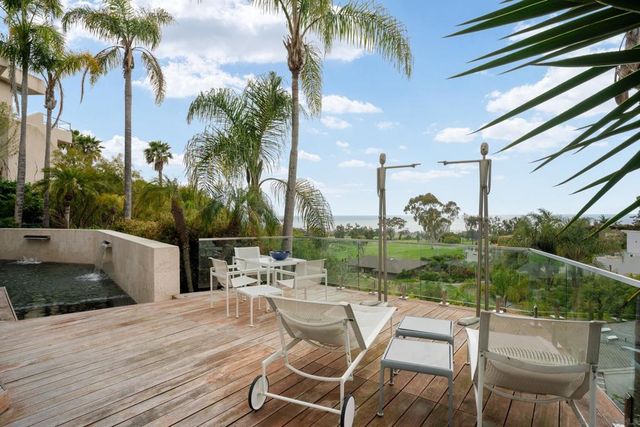 7116 Country Club Drive, La Jolla, CA 92037