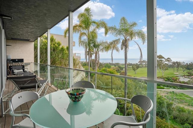 7116 Country Club Drive, La Jolla, CA 92037