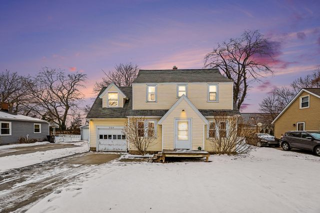 529 Pinecrest Street, Holland Twp, MI 49424