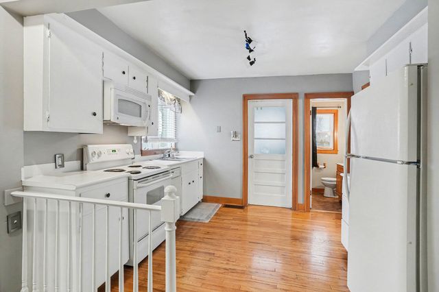 529 Pinecrest Street, Holland Twp, MI 49424