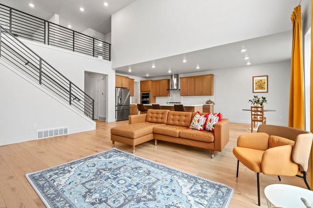 1285 E GRANTHAM WAY, Kaysville, UT 84037