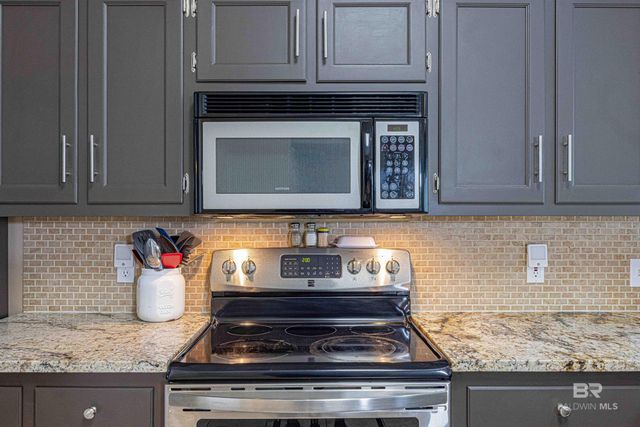 689 Ridgewood Drive, Daphne, AL 36526