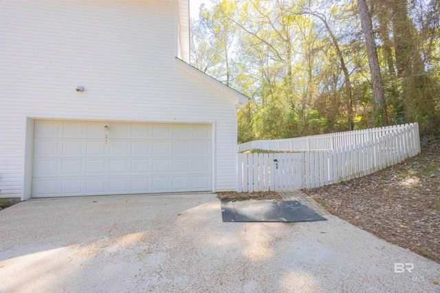 689 Ridgewood Drive, Daphne, AL 36526