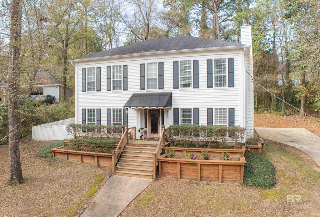 689 Ridgewood Drive, Daphne, AL 36526