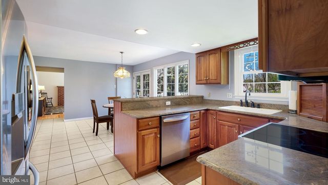 634 CONESTOGA LN, Lansdale, PA 19446