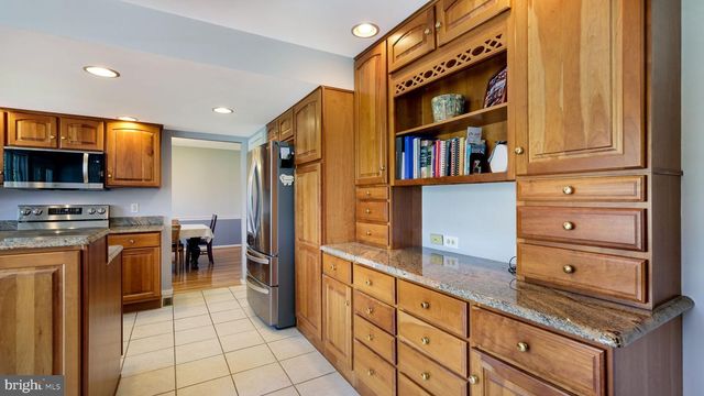 634 CONESTOGA LN, Lansdale, PA 19446