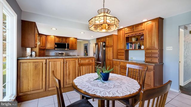 634 CONESTOGA LN, Lansdale, PA 19446
