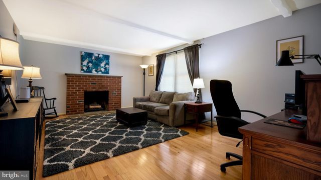 634 CONESTOGA LN, Lansdale, PA 19446