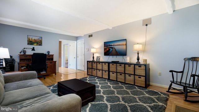 634 CONESTOGA LN, Lansdale, PA 19446