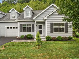 10 Fiddlehead Drive 10, New Milford, CT 06776