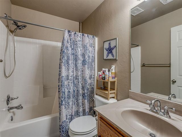 1000 Westridge Drive, Yukon, OK 73099