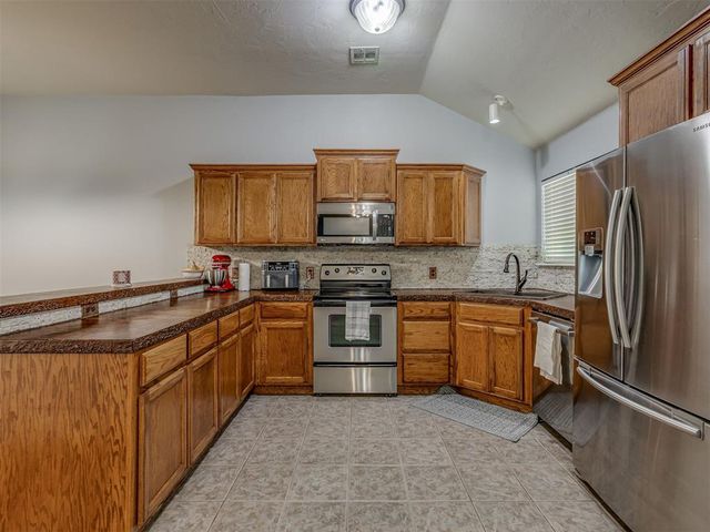 1000 Westridge Drive, Yukon, OK 73099