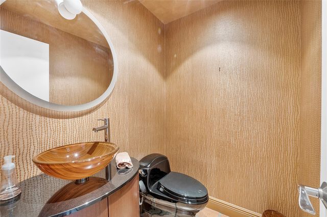 701 E Coco Plum Cir 4, Plantation, FL 33324