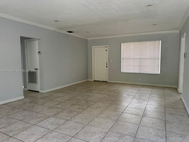 16981 NE 8th Ct, North Miami Beach, FL 33162