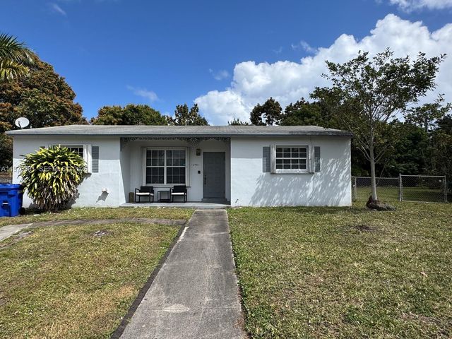 16981 NE 8th Ct, North Miami Beach, FL 33162