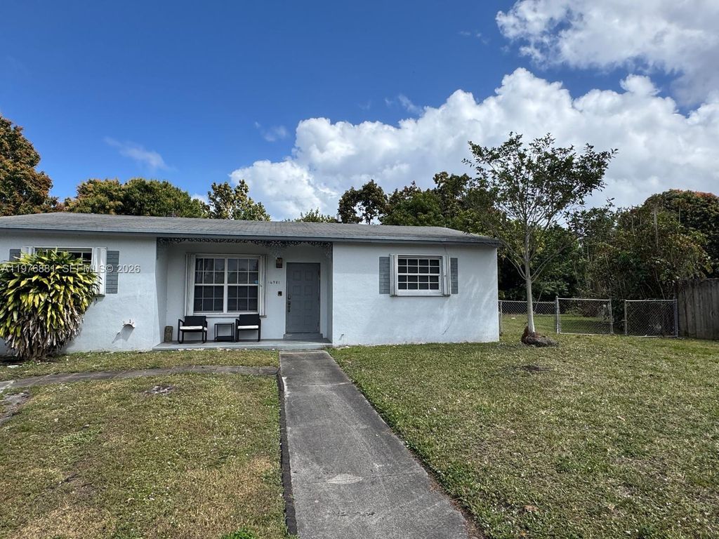 16981 NE 8th Ct, North Miami Beach, FL 33162