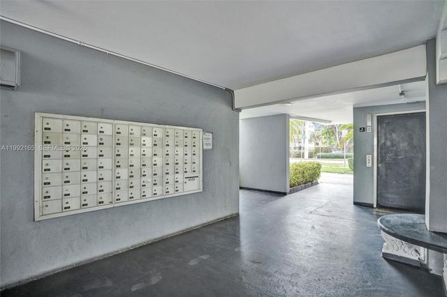 1601 NE 191 ST B112, Miami, FL 33179