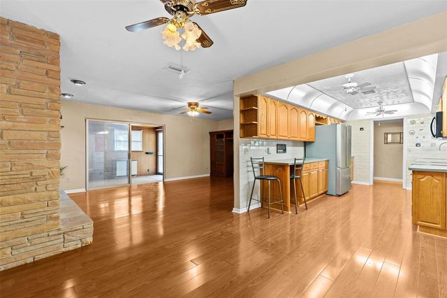 1233 LORIE CIRCLE, Brandon, FL 33510