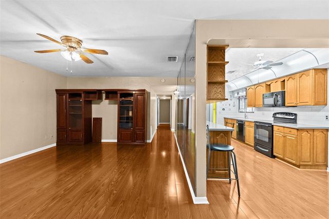 1233 LORIE CIRCLE, Brandon, FL 33510