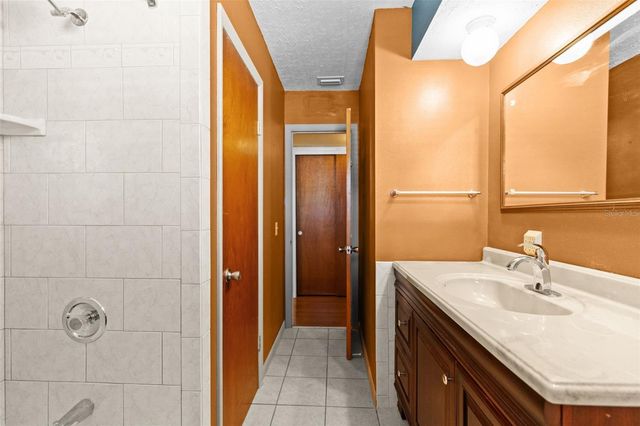 1233 LORIE CIRCLE, Brandon, FL 33510