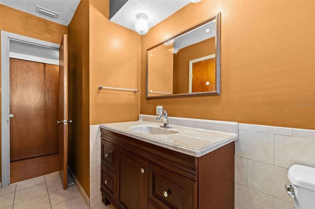 1233 LORIE CIRCLE, Brandon, FL 33510