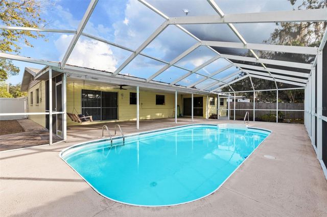 1233 LORIE CIRCLE, Brandon, FL 33510