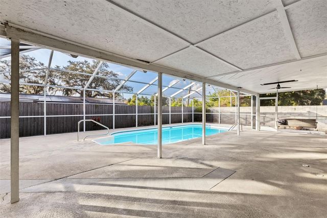 1233 LORIE CIRCLE, Brandon, FL 33510