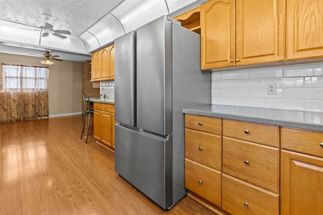 1233 LORIE CIRCLE, Brandon, FL 33510